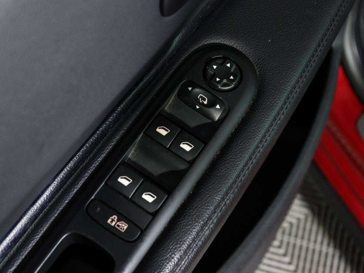 Peugeot 3008 2012 года с пробегом. Фото: #15