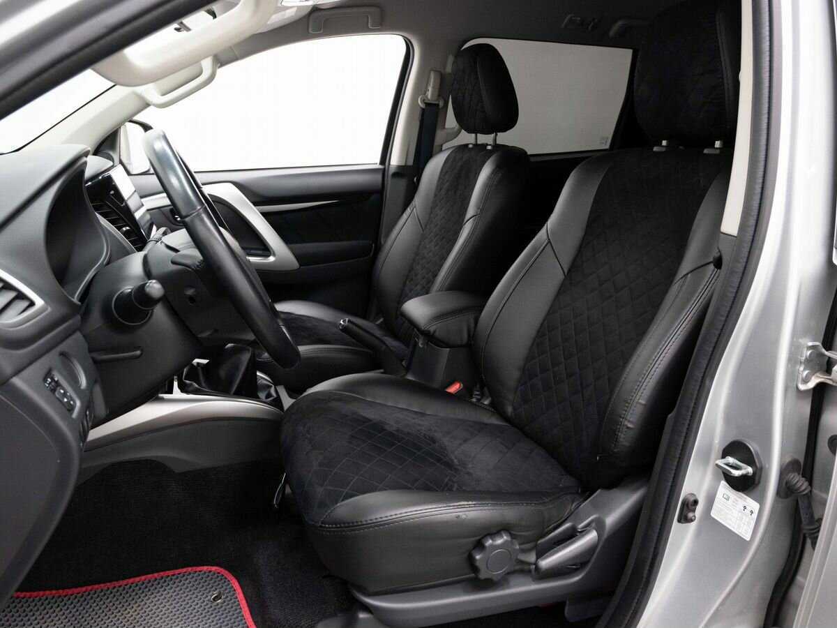 Mitsubishi Pajero Sport 2017 года с пробегом. Фото: #8