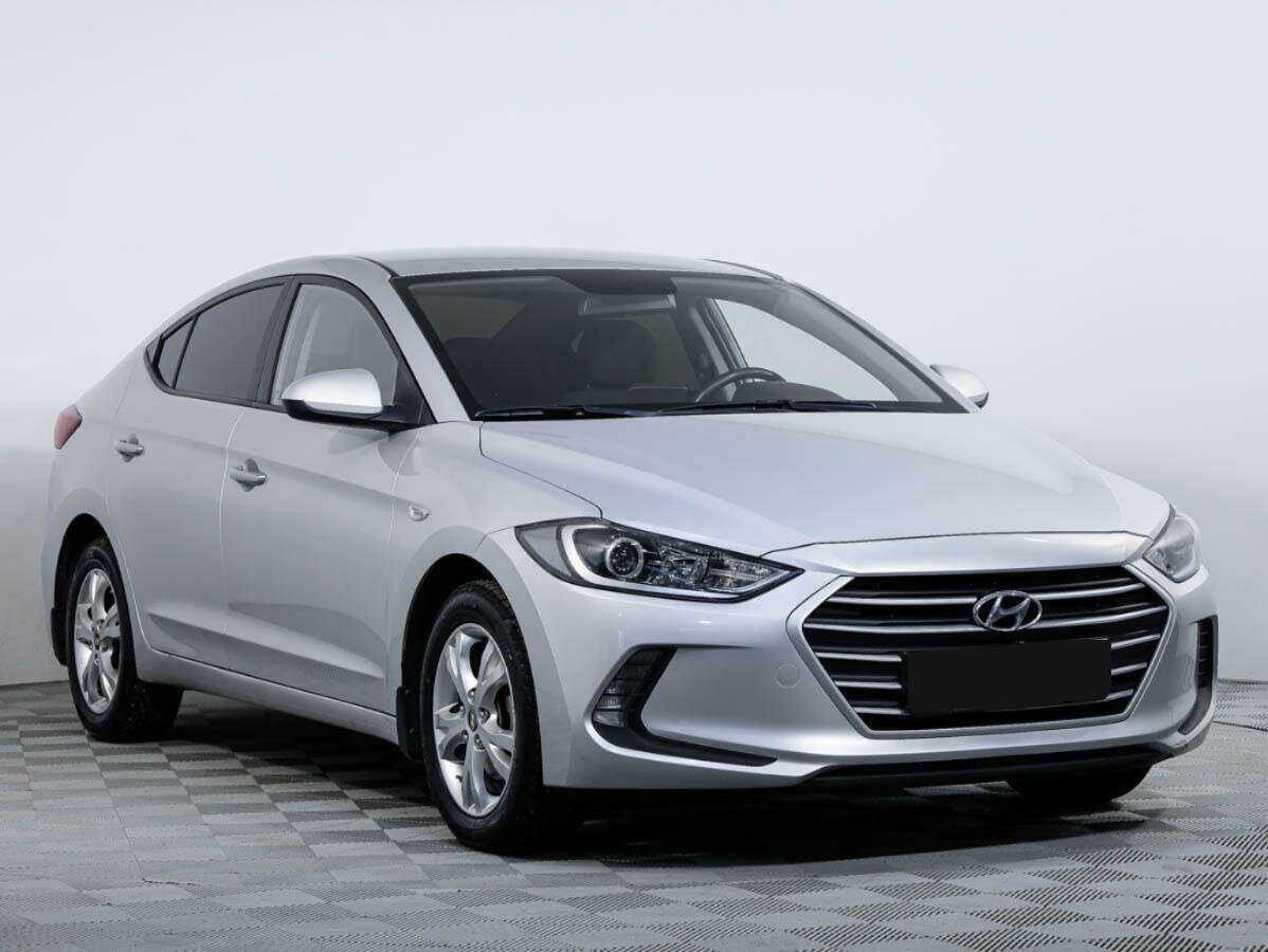 Hyundai Elantra 2018 года с пробегом. Фото: #1