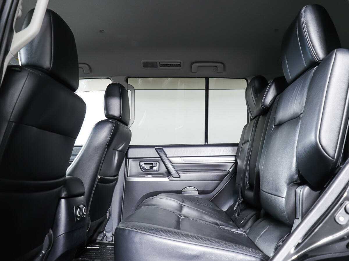 Mitsubishi Pajero 2012 года с пробегом. Фото: #8