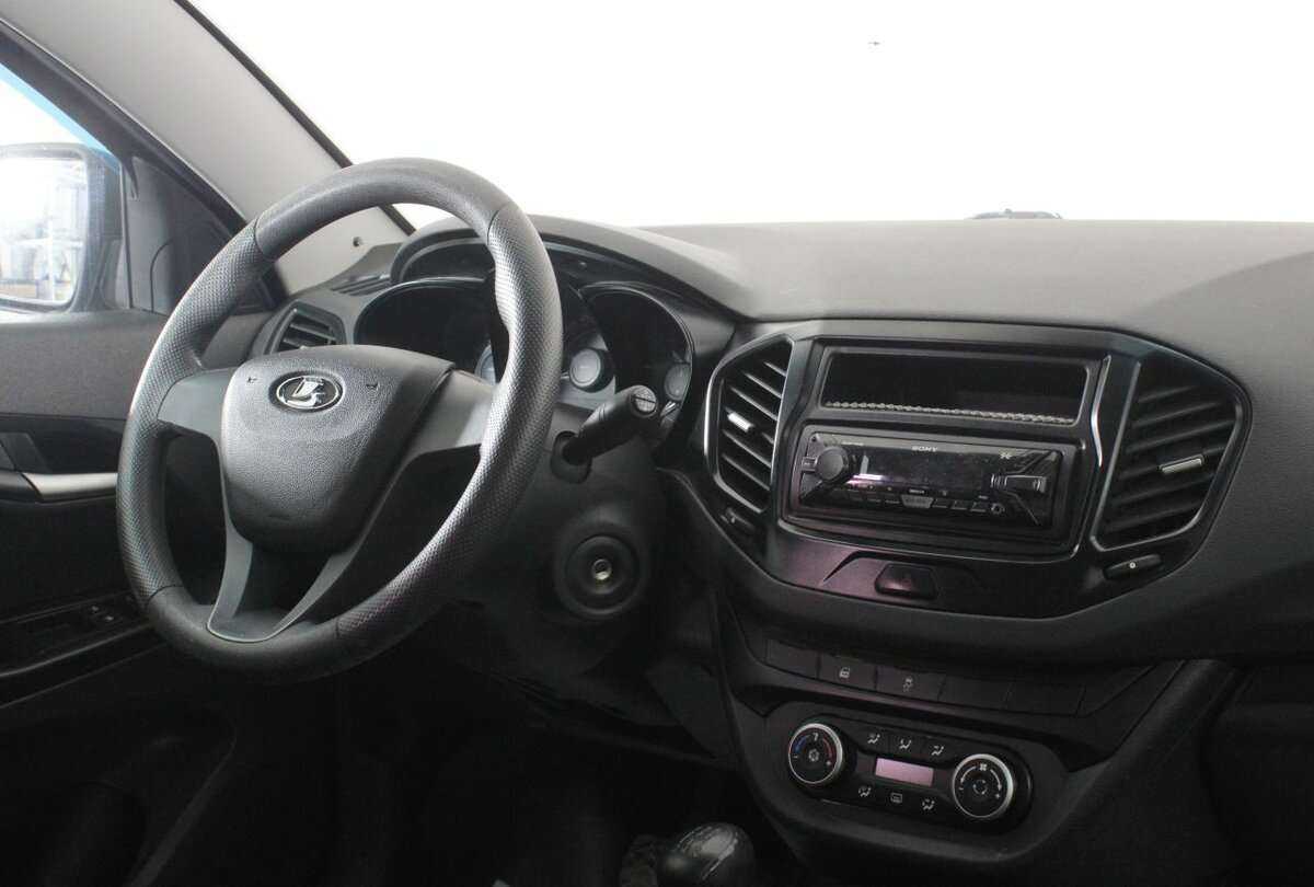 Lada (ВАЗ) Vesta 2017 года с пробегом. Фото: #8