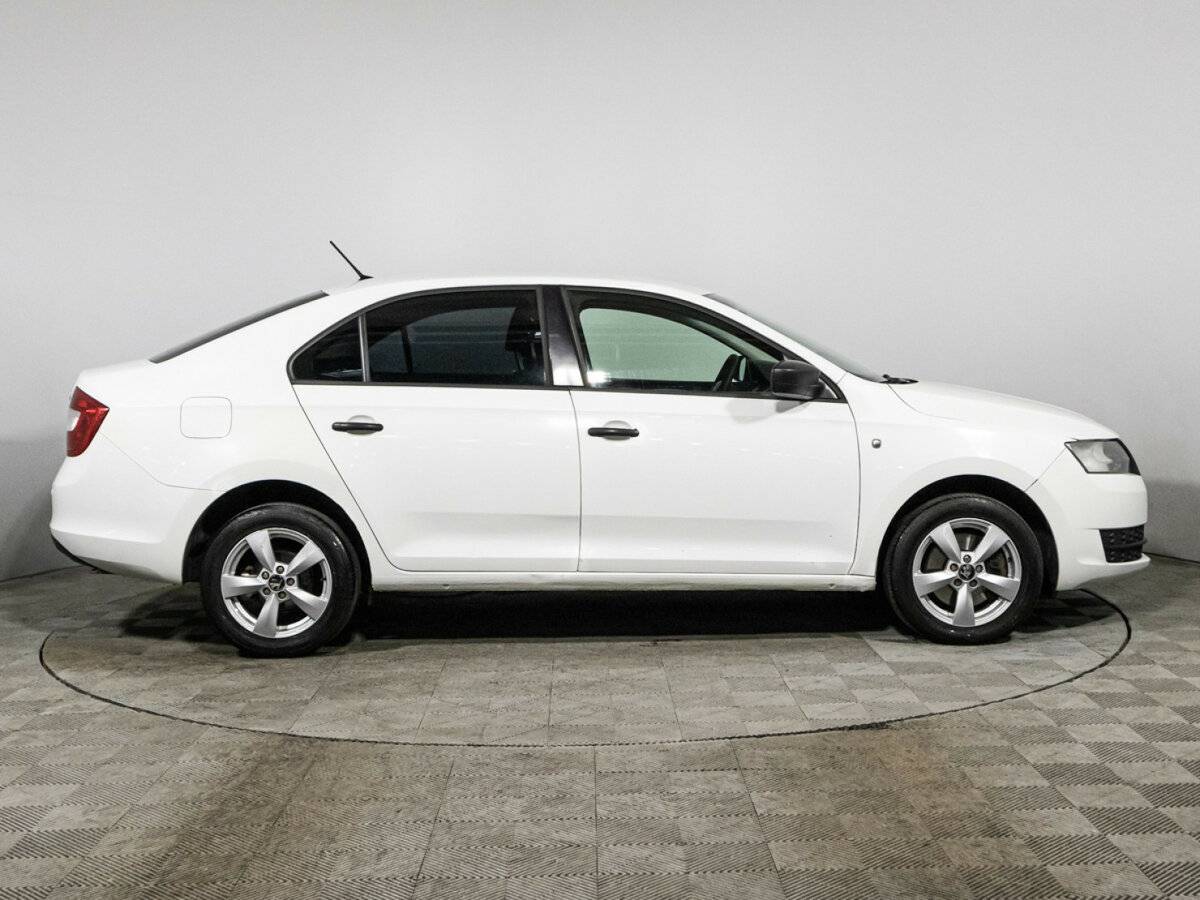 Skoda Rapid 2015 года с пробегом. Фото: #3