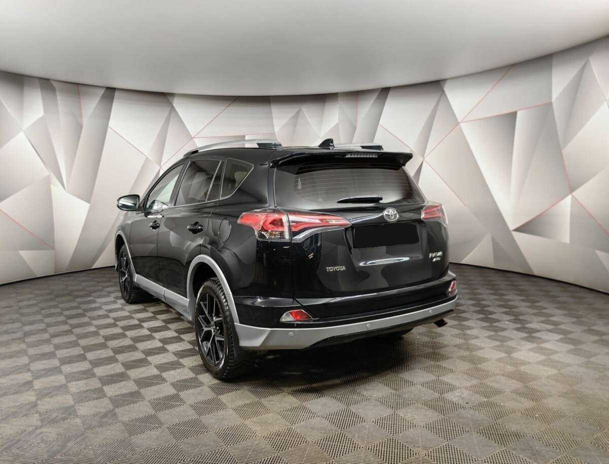 Toyota RAV4 2017 года с пробегом. Фото: #3
