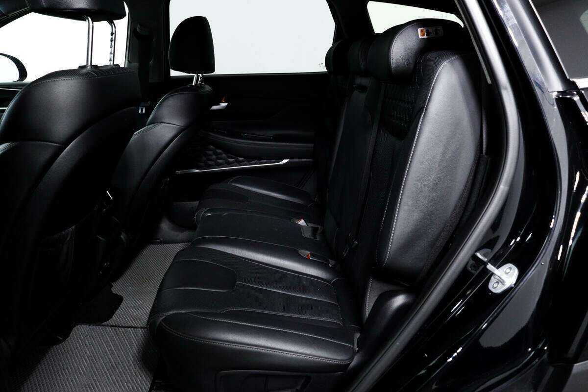 Hyundai Santa Fe 2019 года с пробегом. Фото: #11