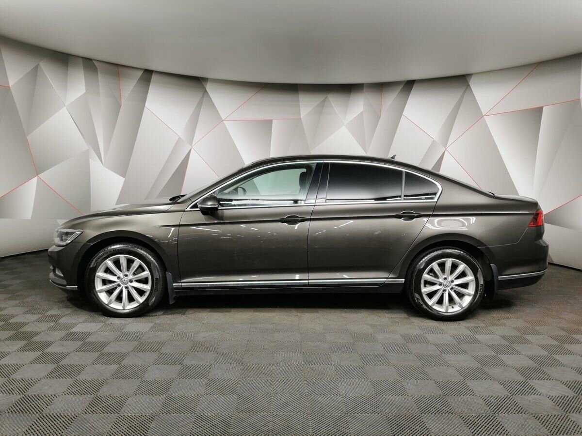Volkswagen Passat 2018 года с пробегом. Фото: #4