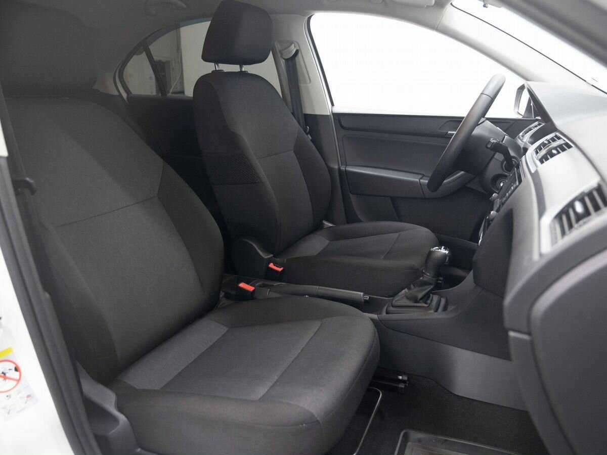 Skoda Rapid 2017 года с пробегом. Фото: #11