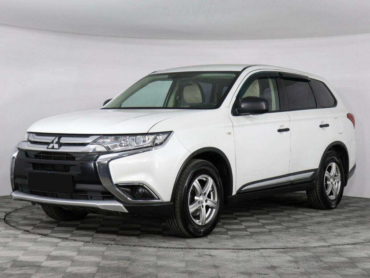 Mitsubishi Outlander 2017 года с пробегом. Посмотреть фото