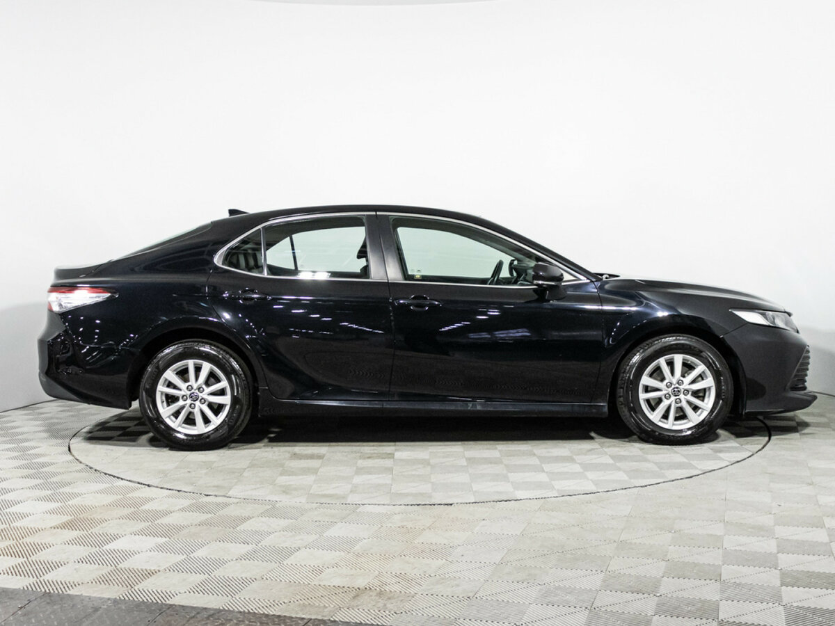 Toyota Camry 2018 года с пробегом. Фото: #3