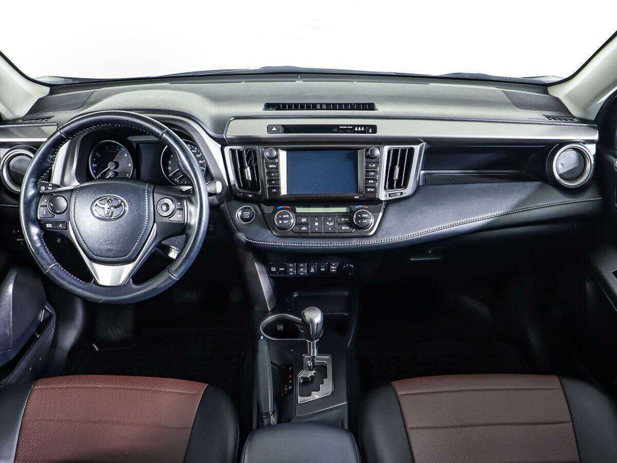 Toyota RAV4 2018 года с пробегом. Фото: #9