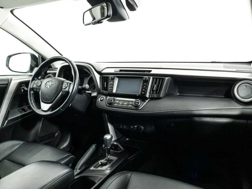 Toyota RAV4 2017 года с пробегом. Фото: #8