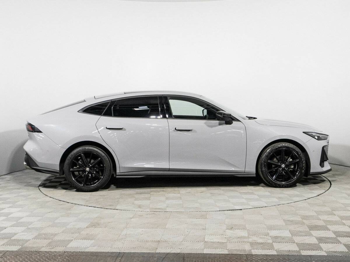 Changan UNI-V 2023 года с пробегом. Фото: #3