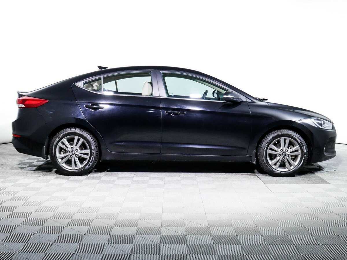 Hyundai Elantra 2018 года с пробегом. Фото: #3