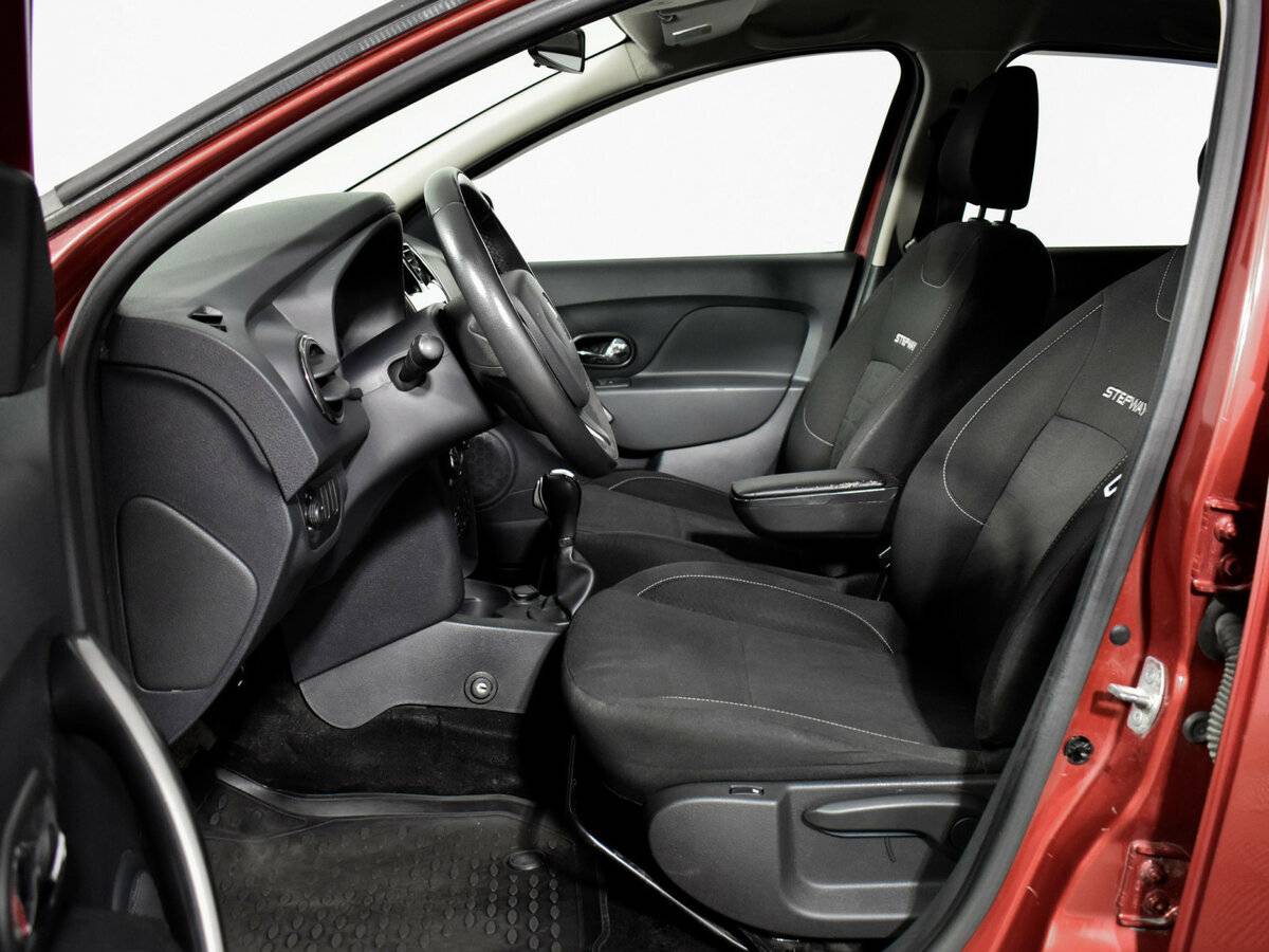 Renault Sandero 2016 года с пробегом. Фото: #9