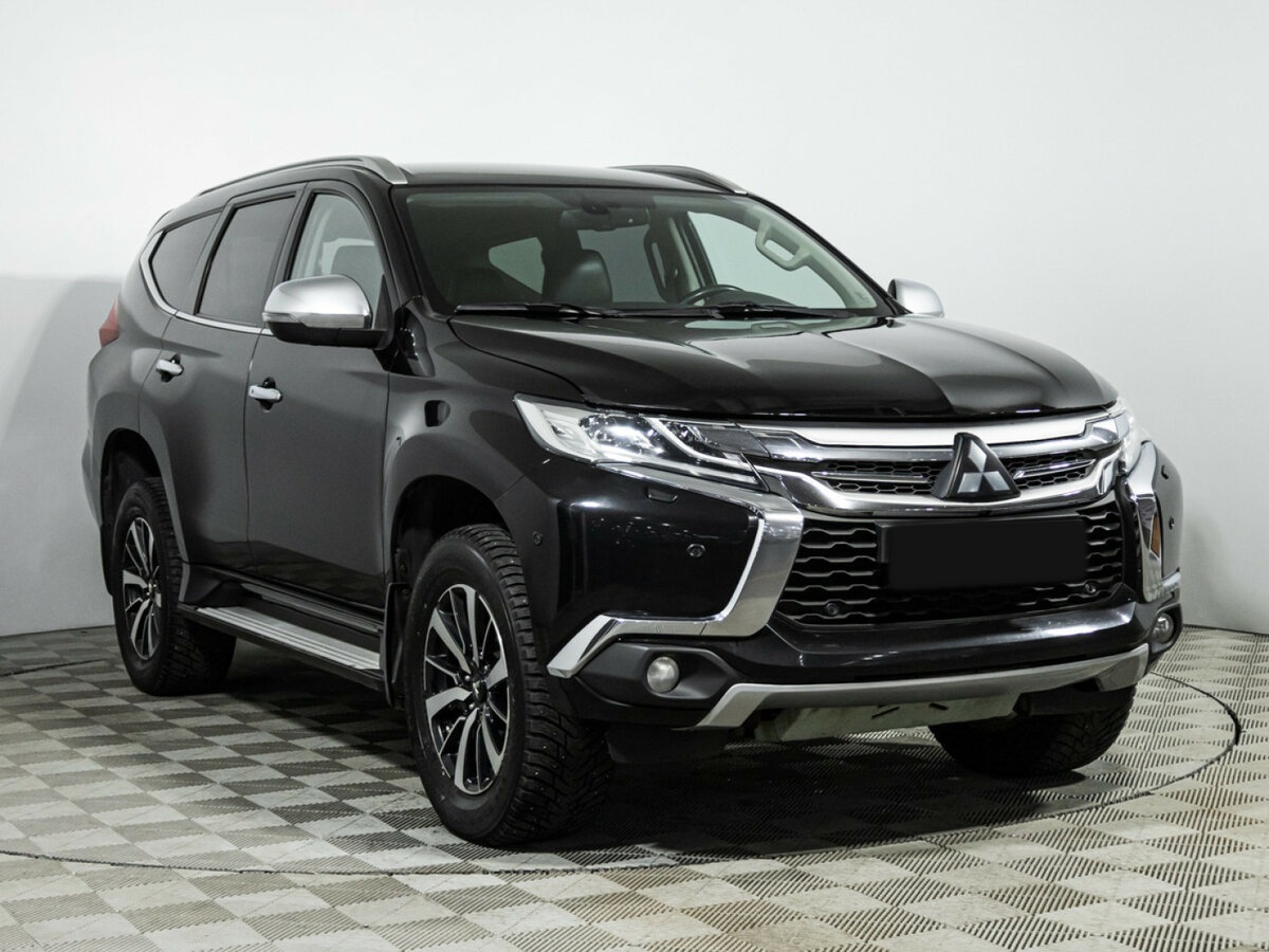 Mitsubishi Pajero Sport 2017 года с пробегом. Фото: #2