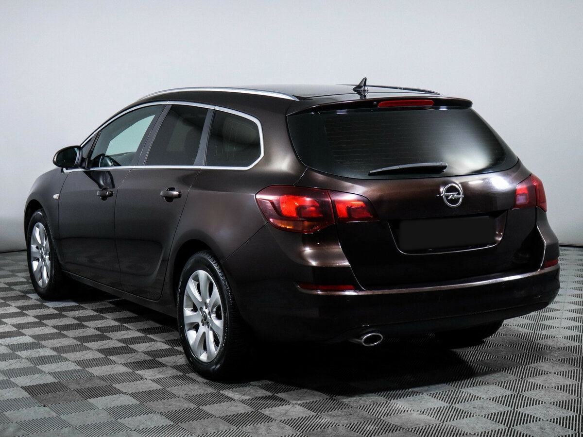 Opel Astra 2012 года с пробегом. Фото: #5