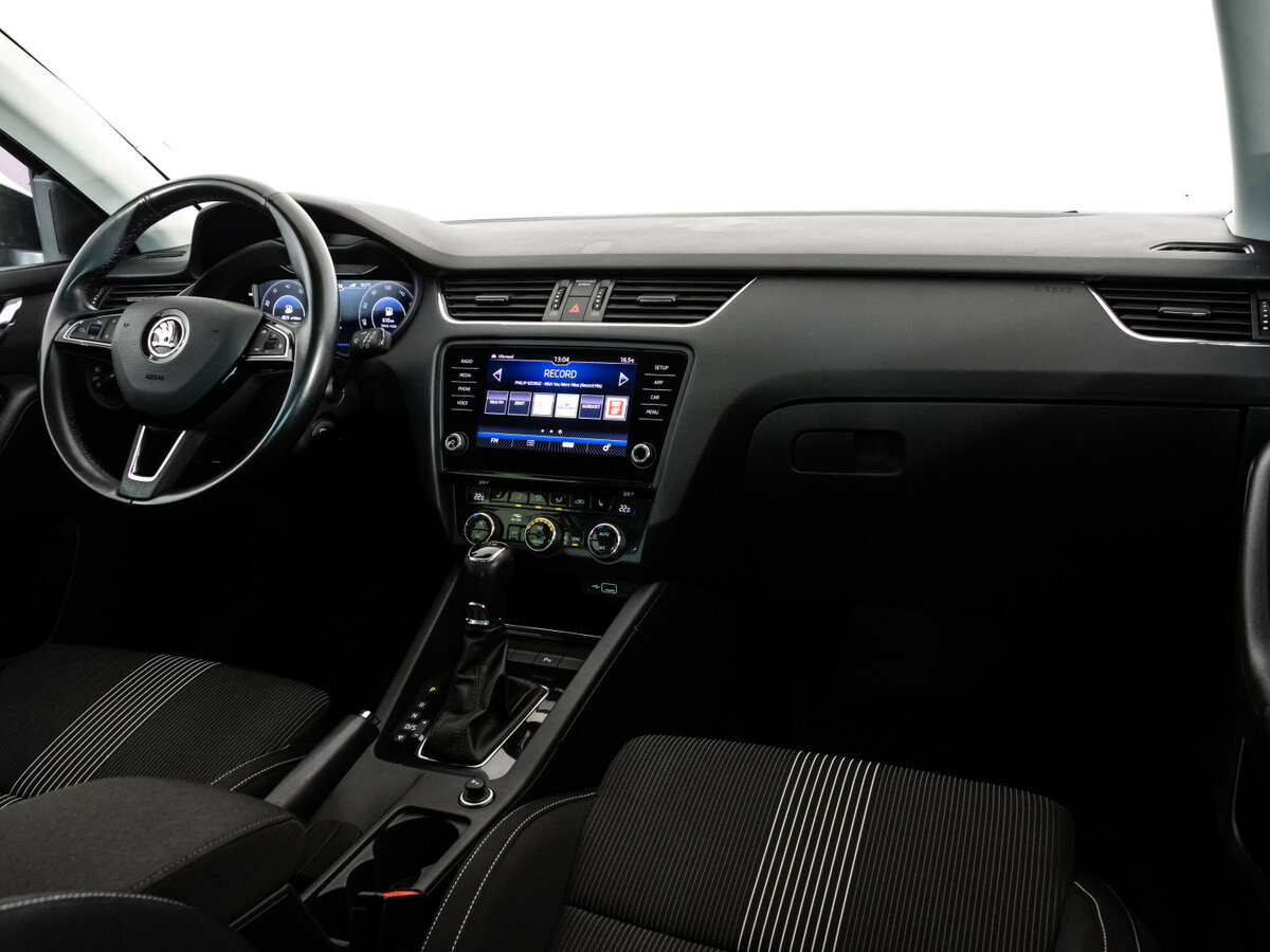 Skoda Octavia 2019 года с пробегом. Фото: #6