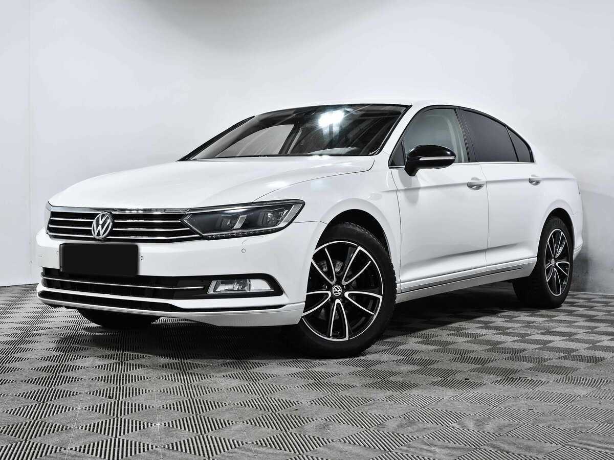 Volkswagen Passat 2015 года с пробегом. Посмотреть фото