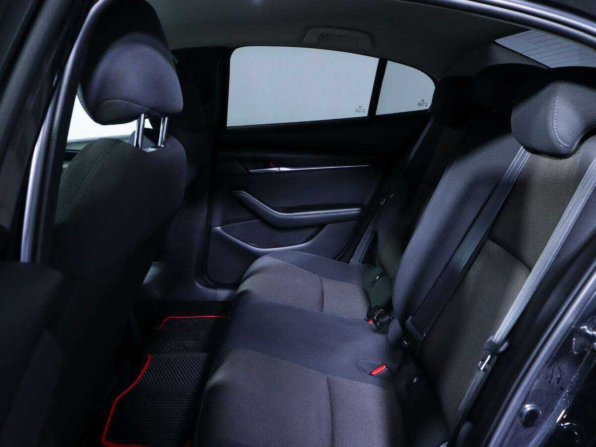 Mazda 3 2020 года с пробегом. Фото: #8