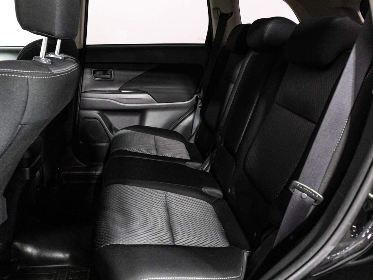 Mitsubishi Outlander 2017 года с пробегом. Фото: #9