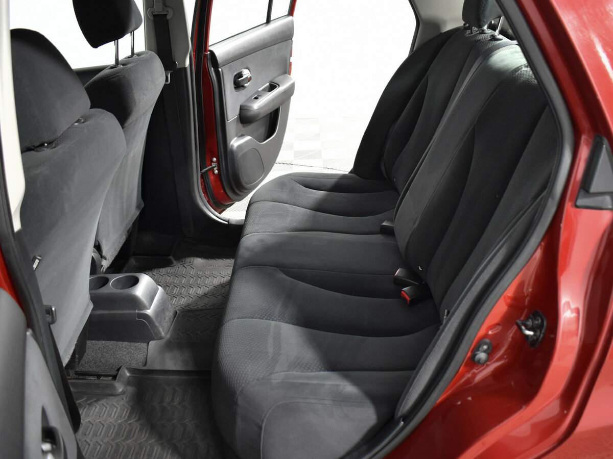 Nissan Tiida 2012 года с пробегом. Фото: #9