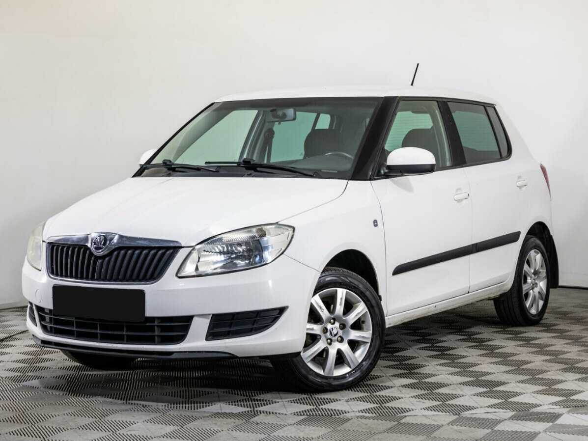 Skoda Fabia 2014 года с пробегом. Посмотреть фото