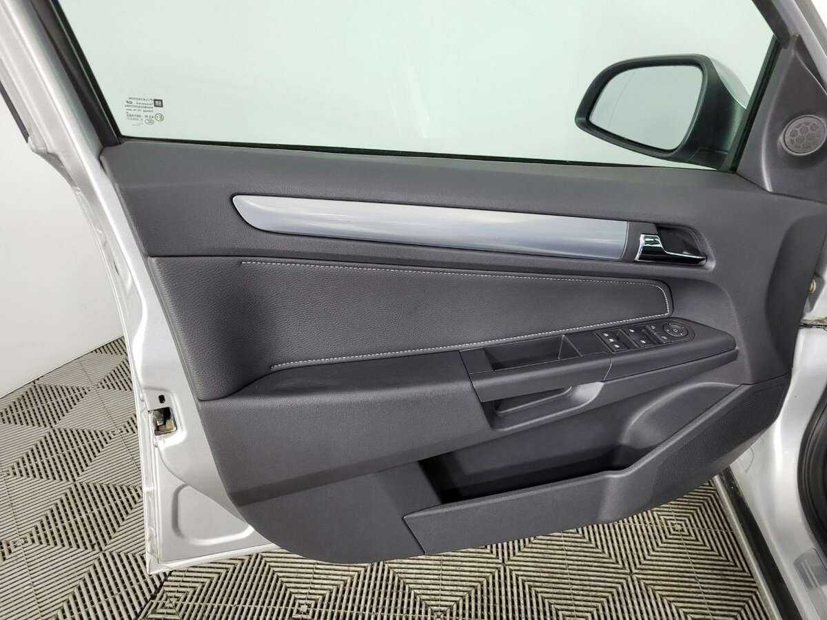 Opel Astra 2012 года с пробегом. Фото: #7