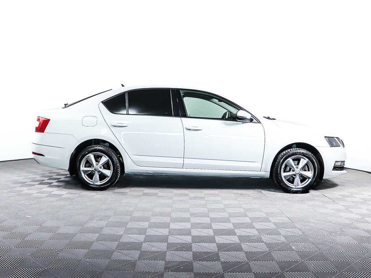 Skoda Octavia 2019 года с пробегом. Фото: #3