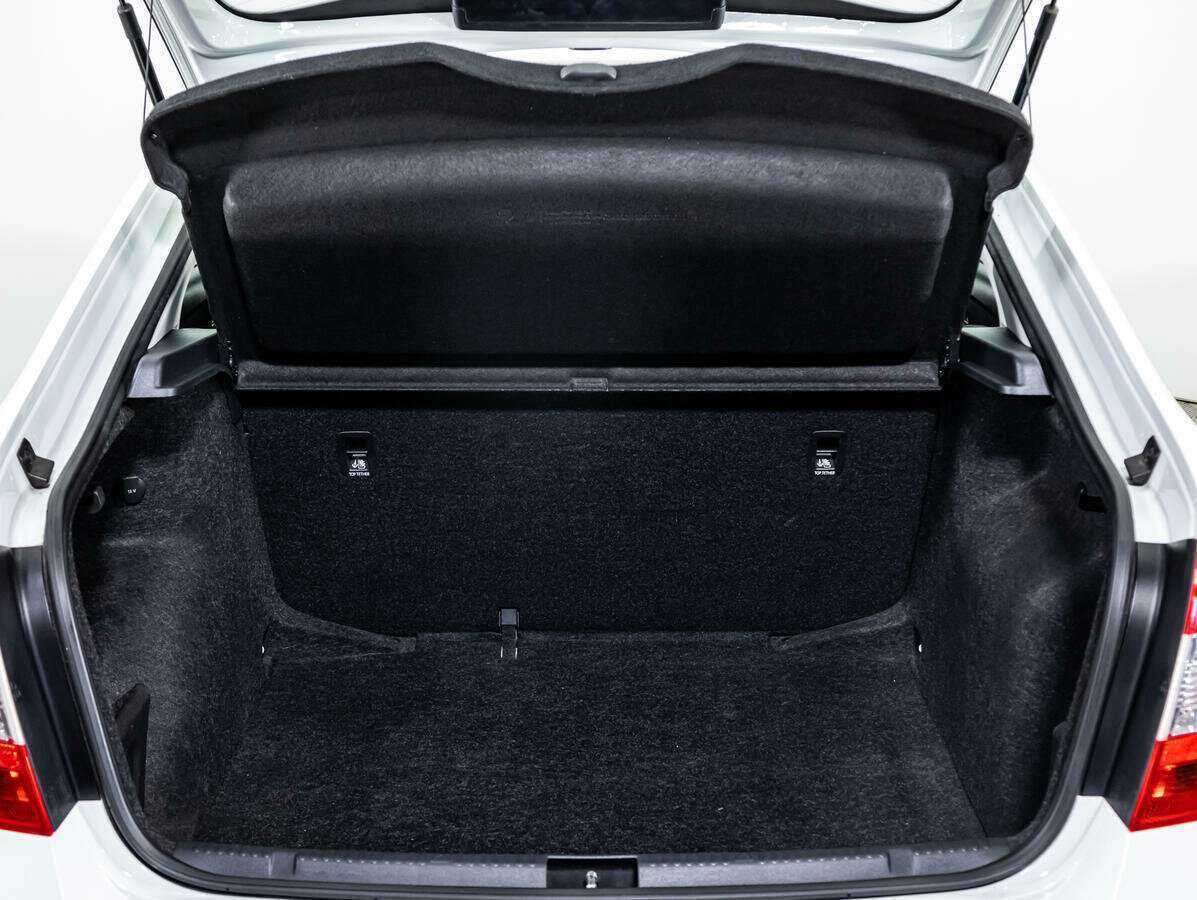 Skoda Rapid 2017 года с пробегом. Фото: #12