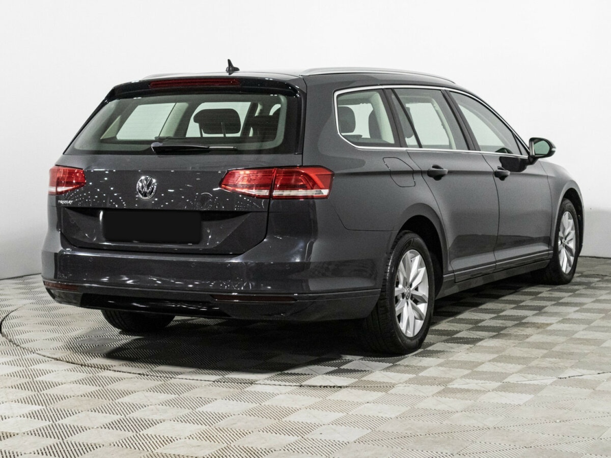 Volkswagen Passat 2019 года с пробегом. Фото: #4