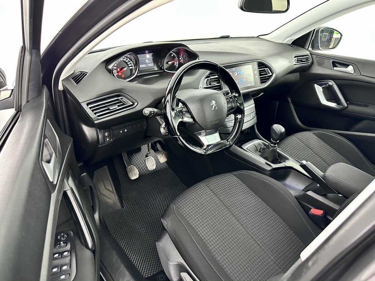 Peugeot 308 2018 года с пробегом. Фото: #5