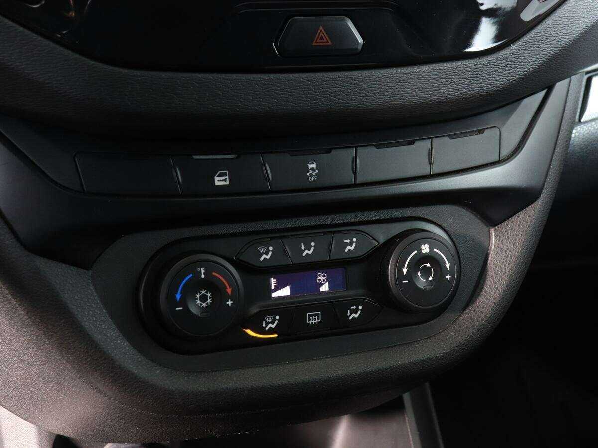 Lada (ВАЗ) Vesta 2021 года с пробегом. Фото: #13