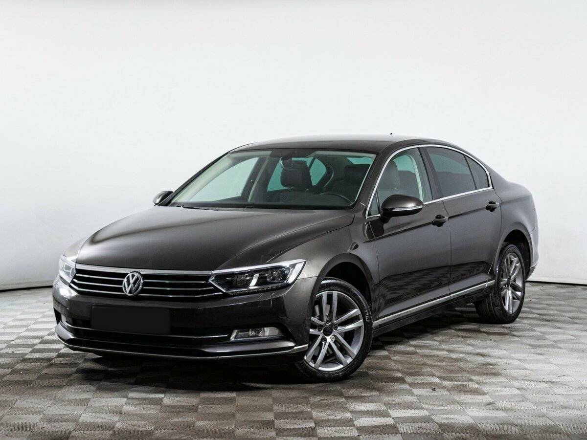 Volkswagen Passat 2017 года с пробегом. Фото: #0