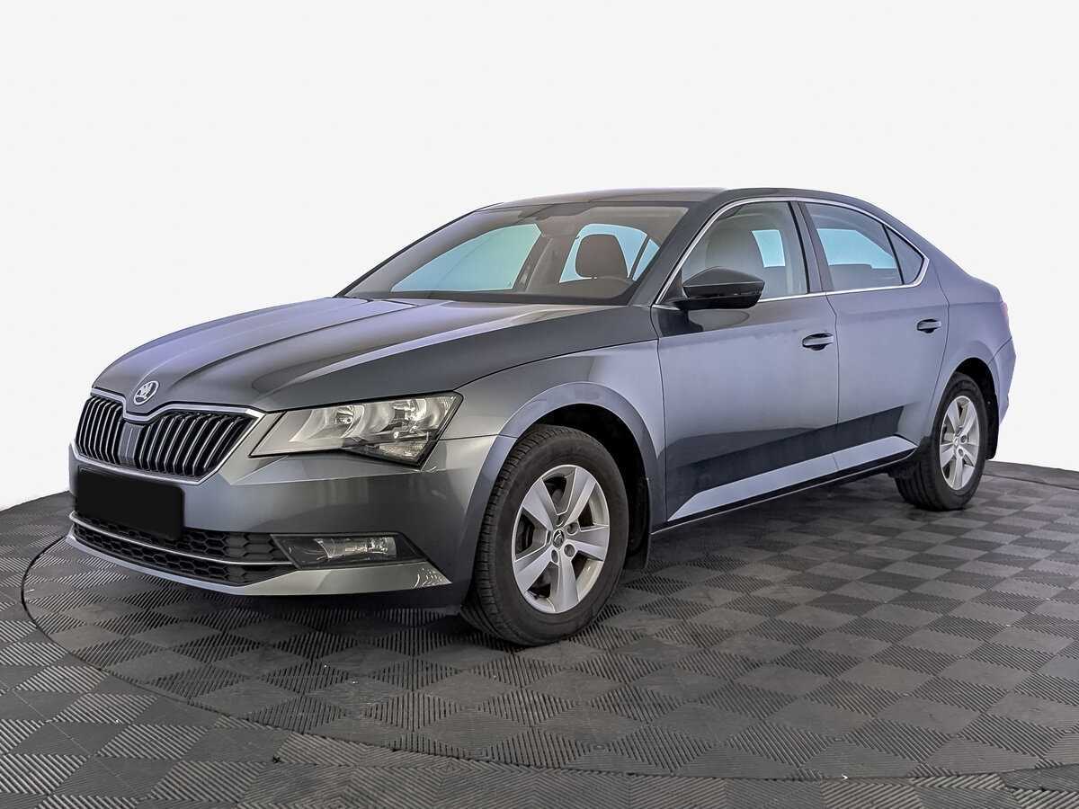 Skoda Superb 2019 года с пробегом. Посмотреть фото