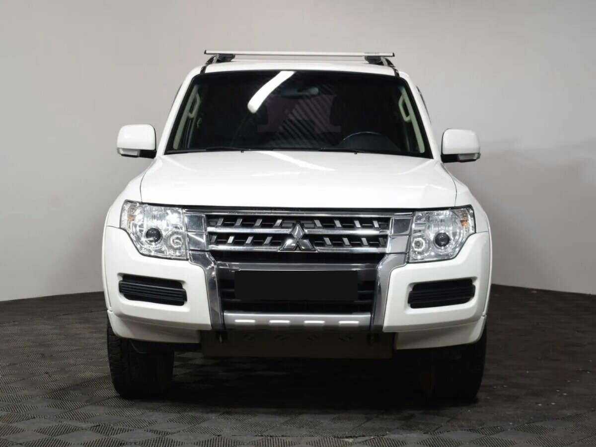 Mitsubishi Pajero 2015 года с пробегом. Фото: #1