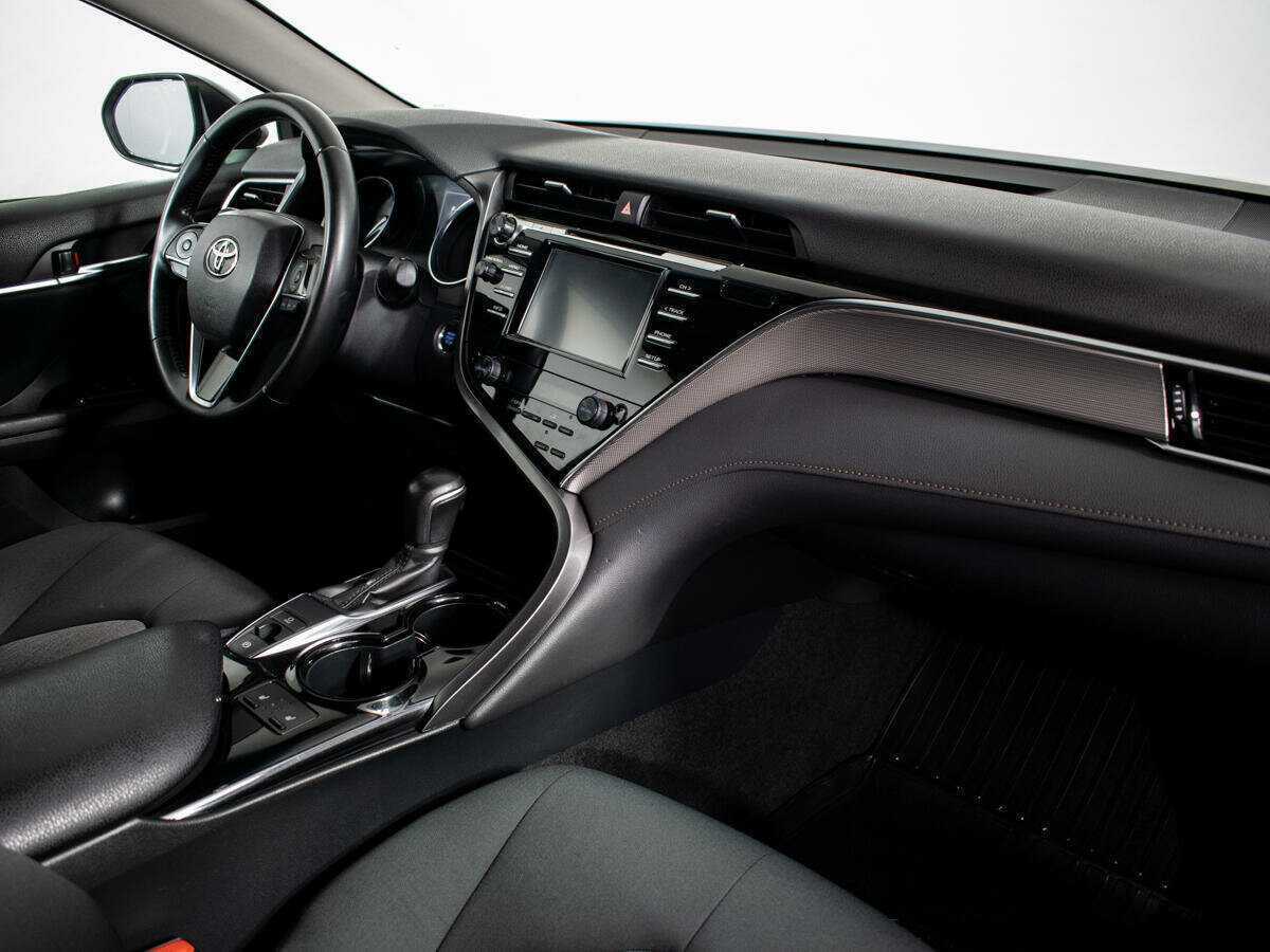 Toyota Camry 2020 года с пробегом. Фото: #6