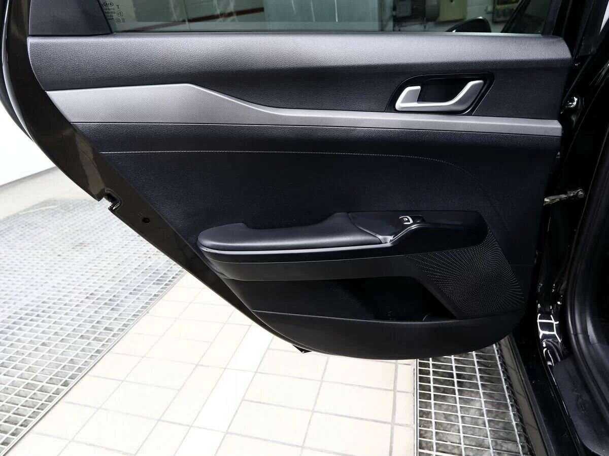 Kia K5 2021 года с пробегом. Фото: #10