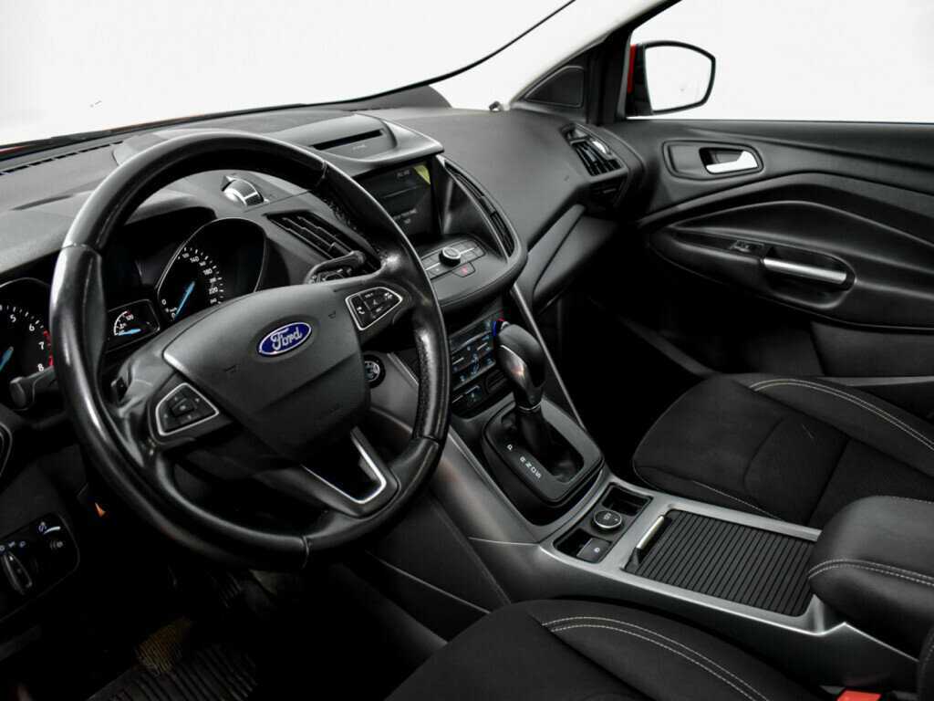 Ford Kuga 2017 года с пробегом. Фото: #6