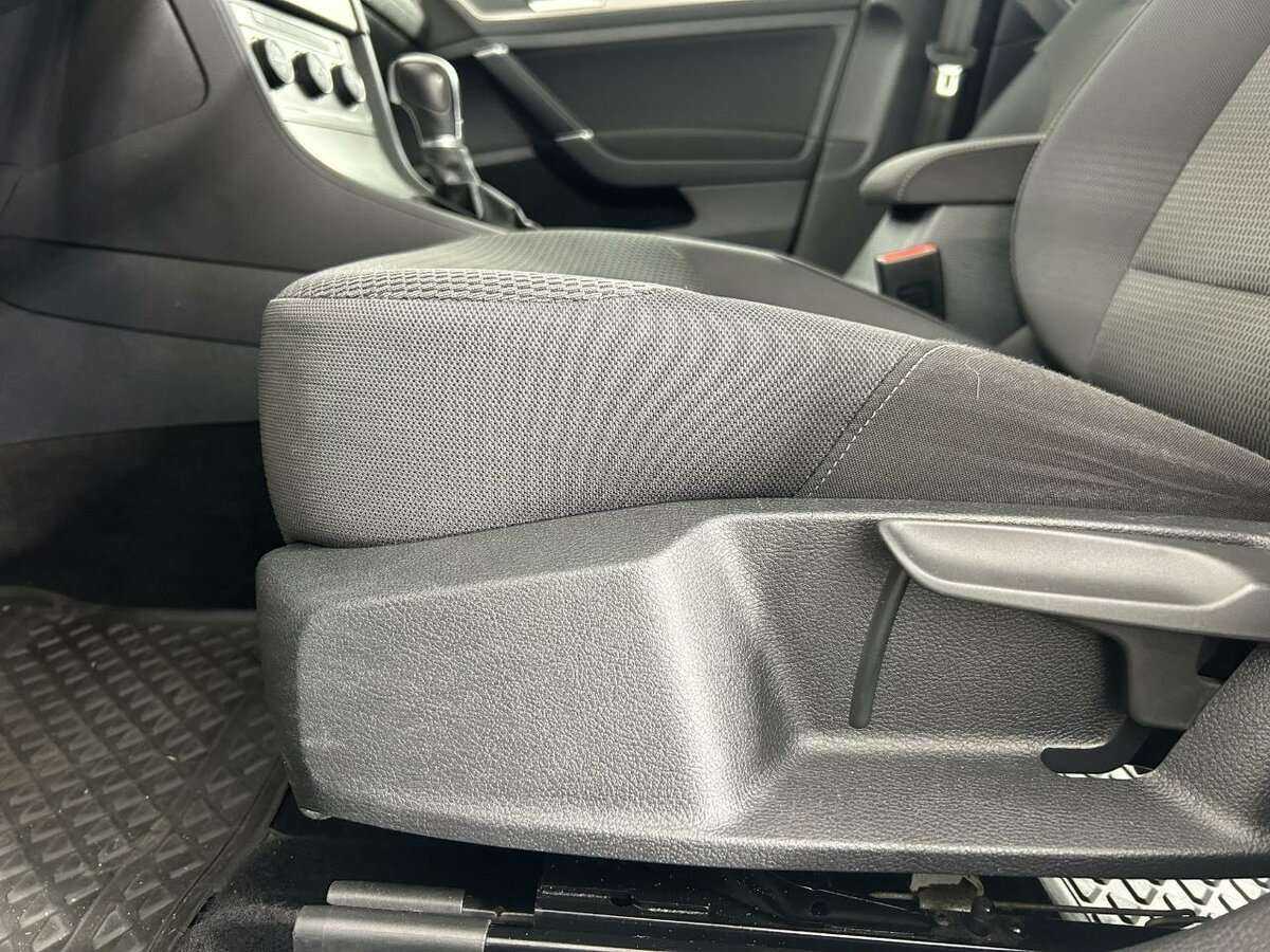 Volkswagen Golf 2015 года с пробегом. Фото: #9