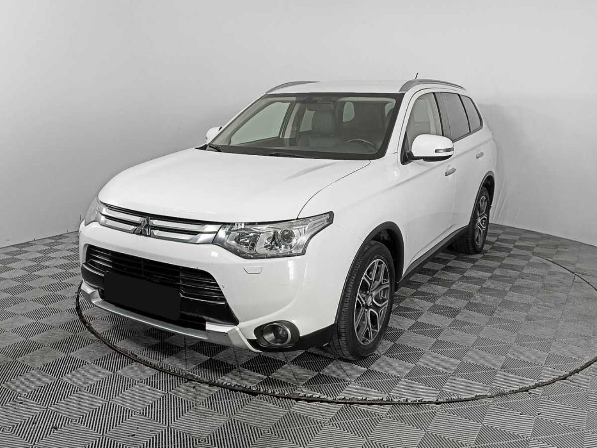 Mitsubishi Outlander 2014 года с пробегом. Фото: #0