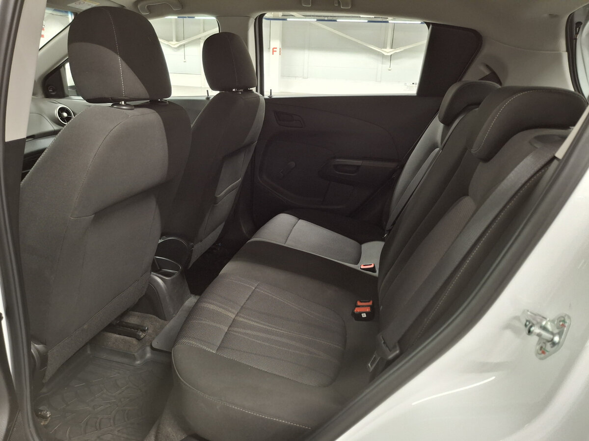 Chevrolet Aveo 2015 года с пробегом. Фото: #10