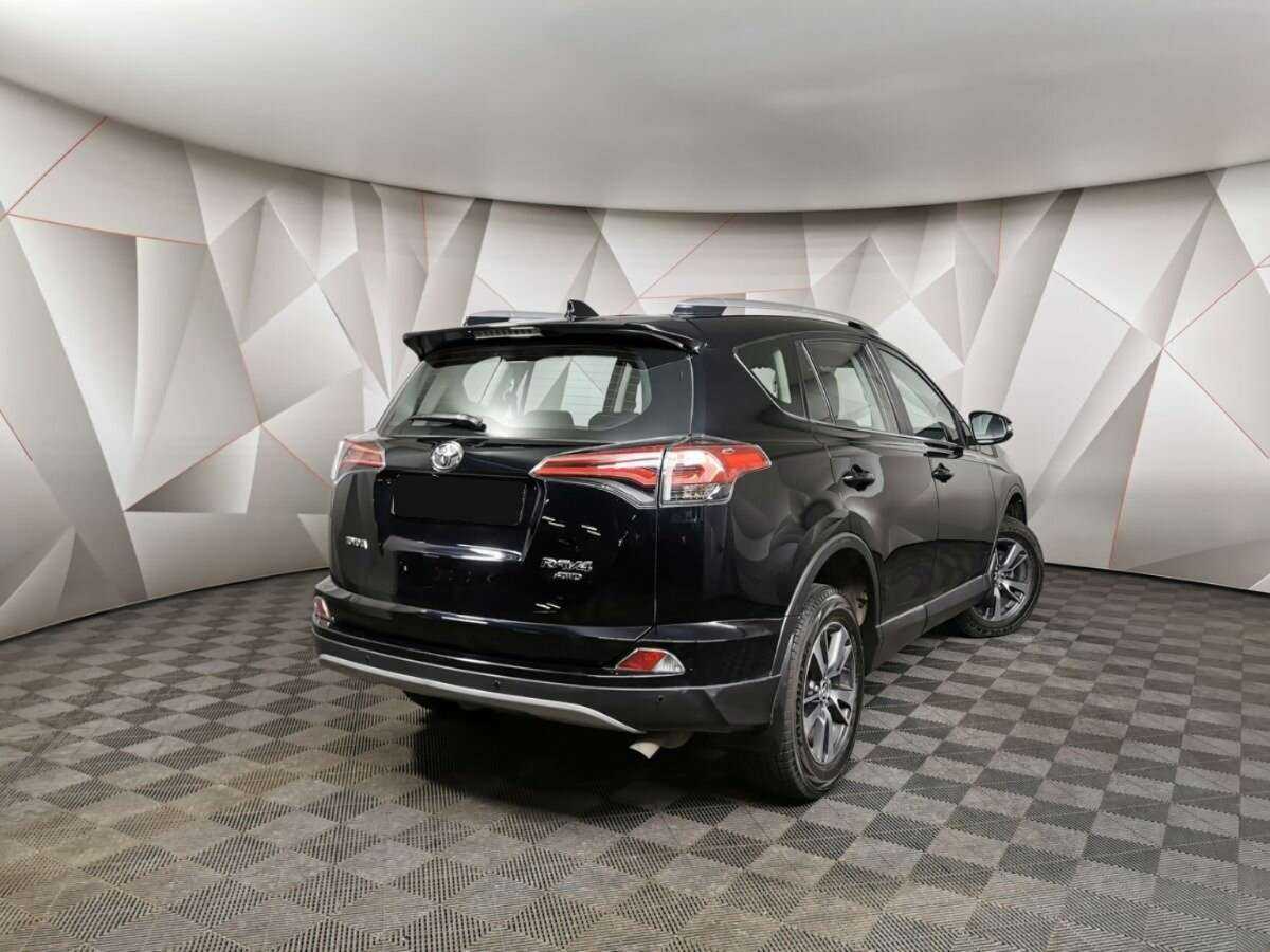 Toyota RAV4 2018 года с пробегом. Фото: #1