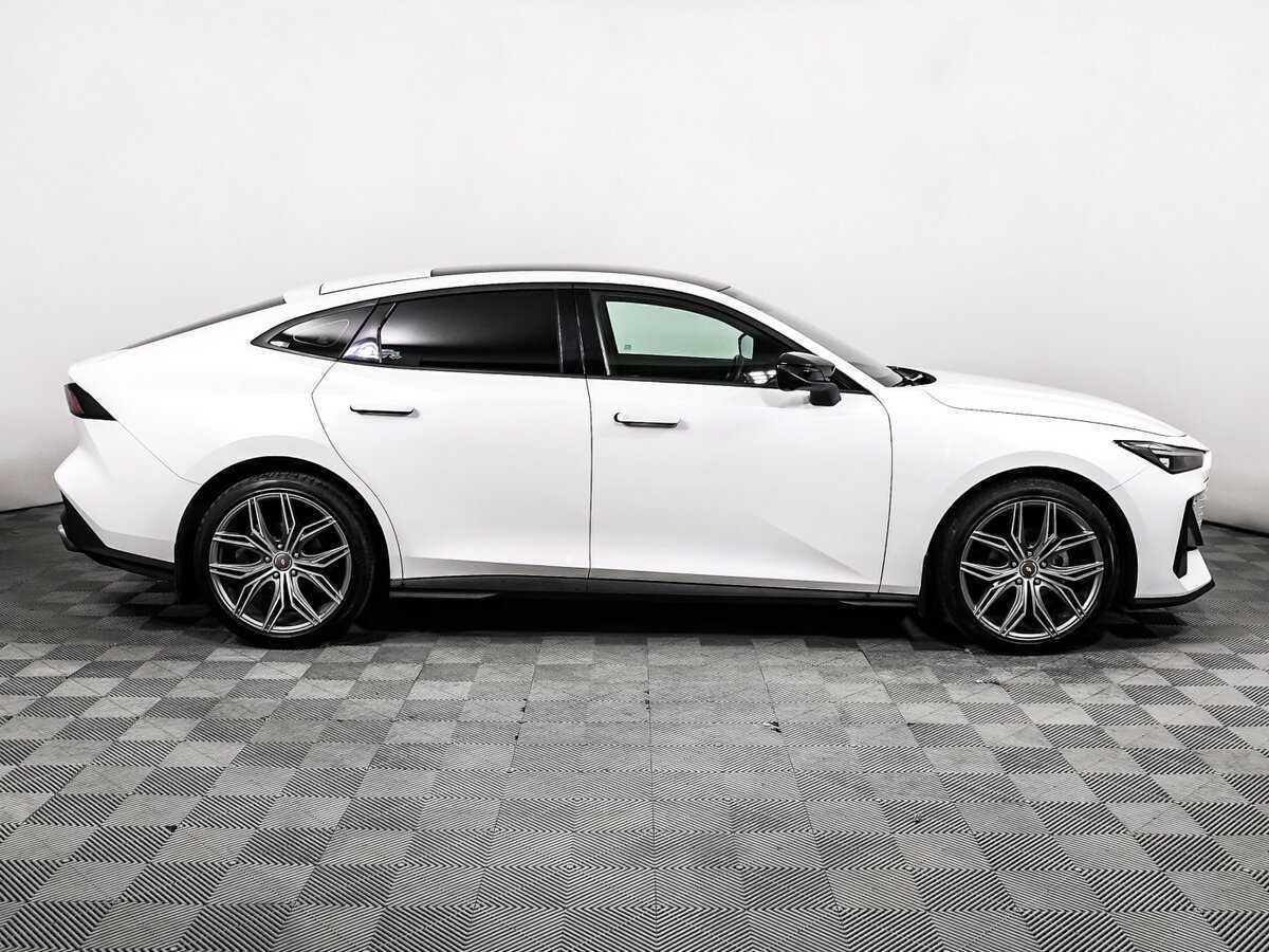 Changan UNI-V 2023 года с пробегом. Фото: #3