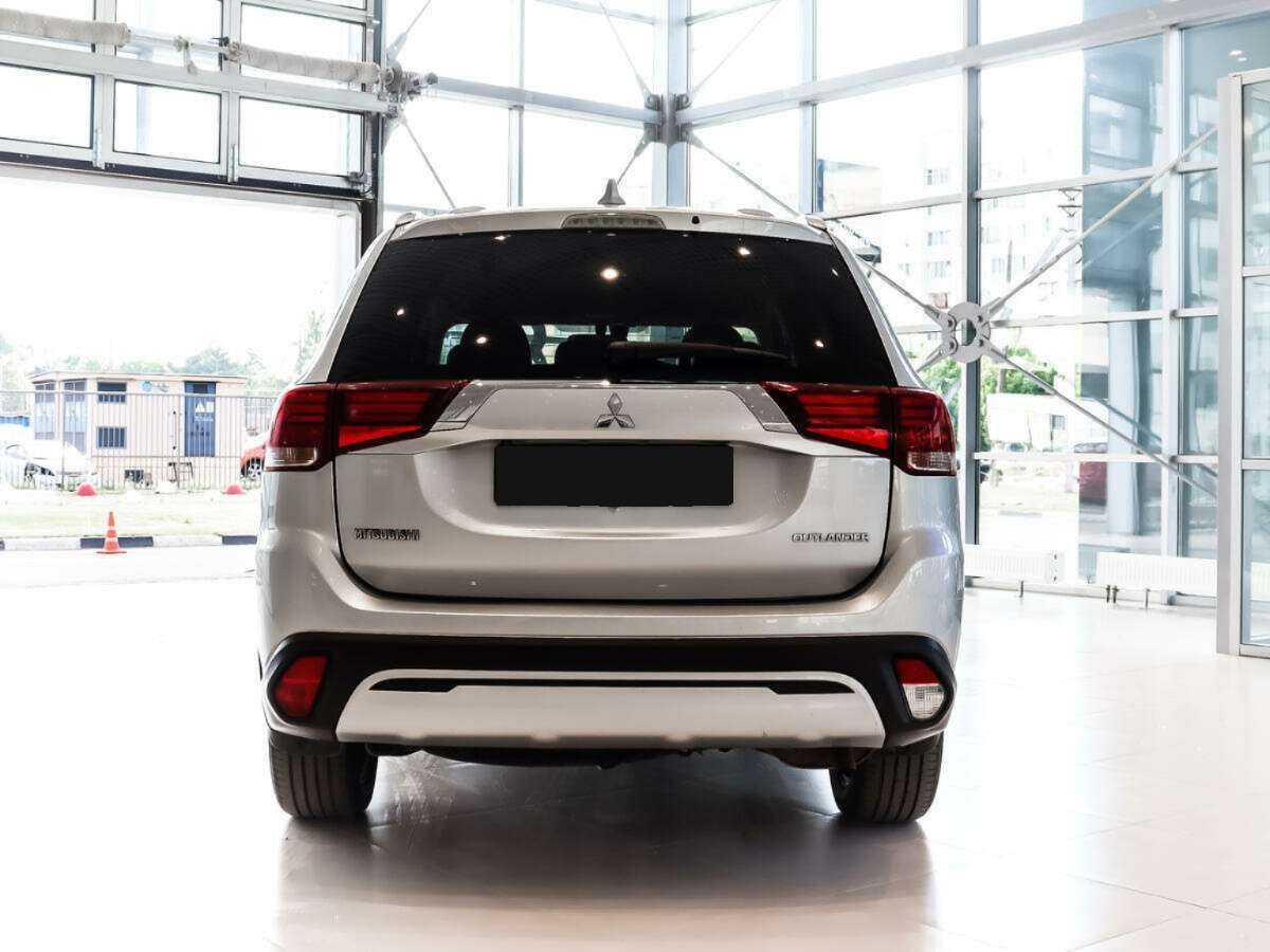 Mitsubishi Outlander 2019 года с пробегом. Фото: #5