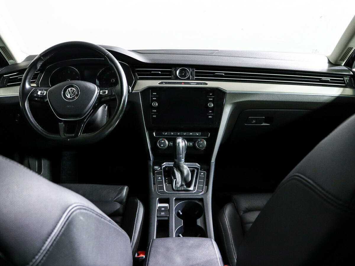 Volkswagen Passat 2017 года с пробегом. Фото: #9