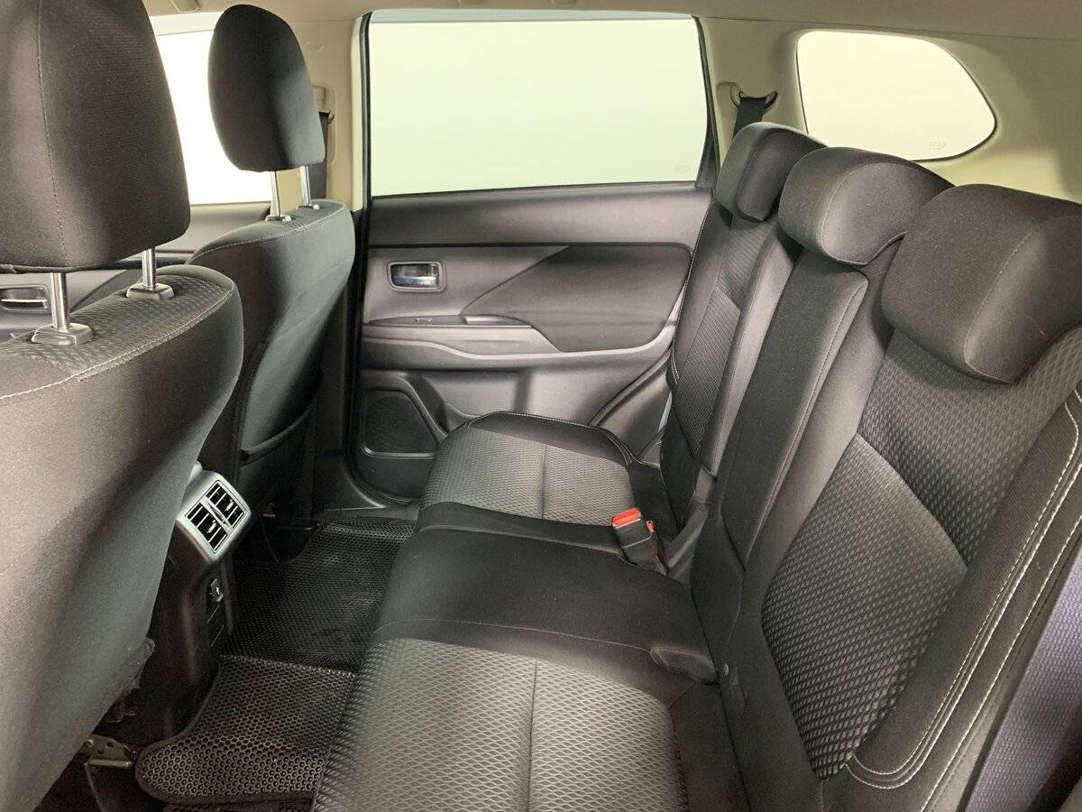 Mitsubishi Outlander 2019 года с пробегом. Фото: #17