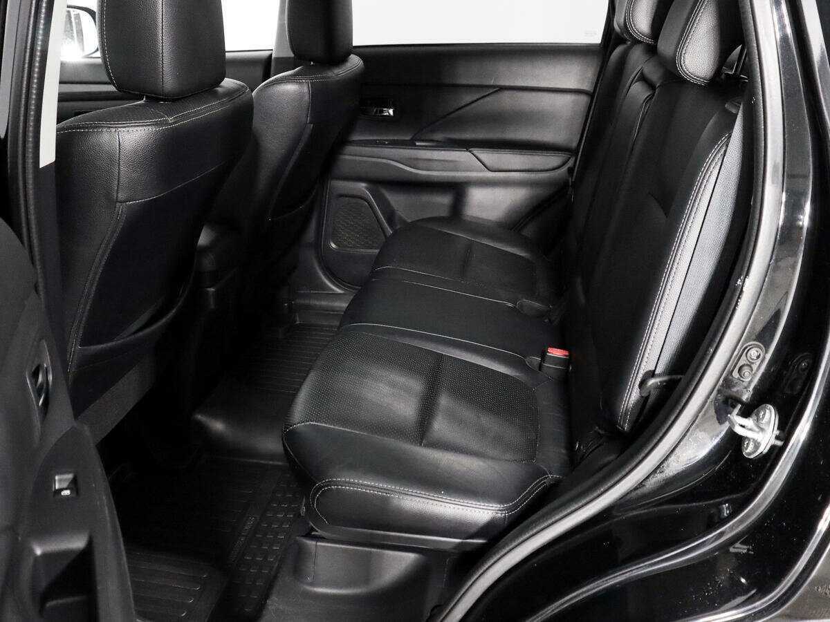Mitsubishi Outlander 2016 года с пробегом. Фото: #12