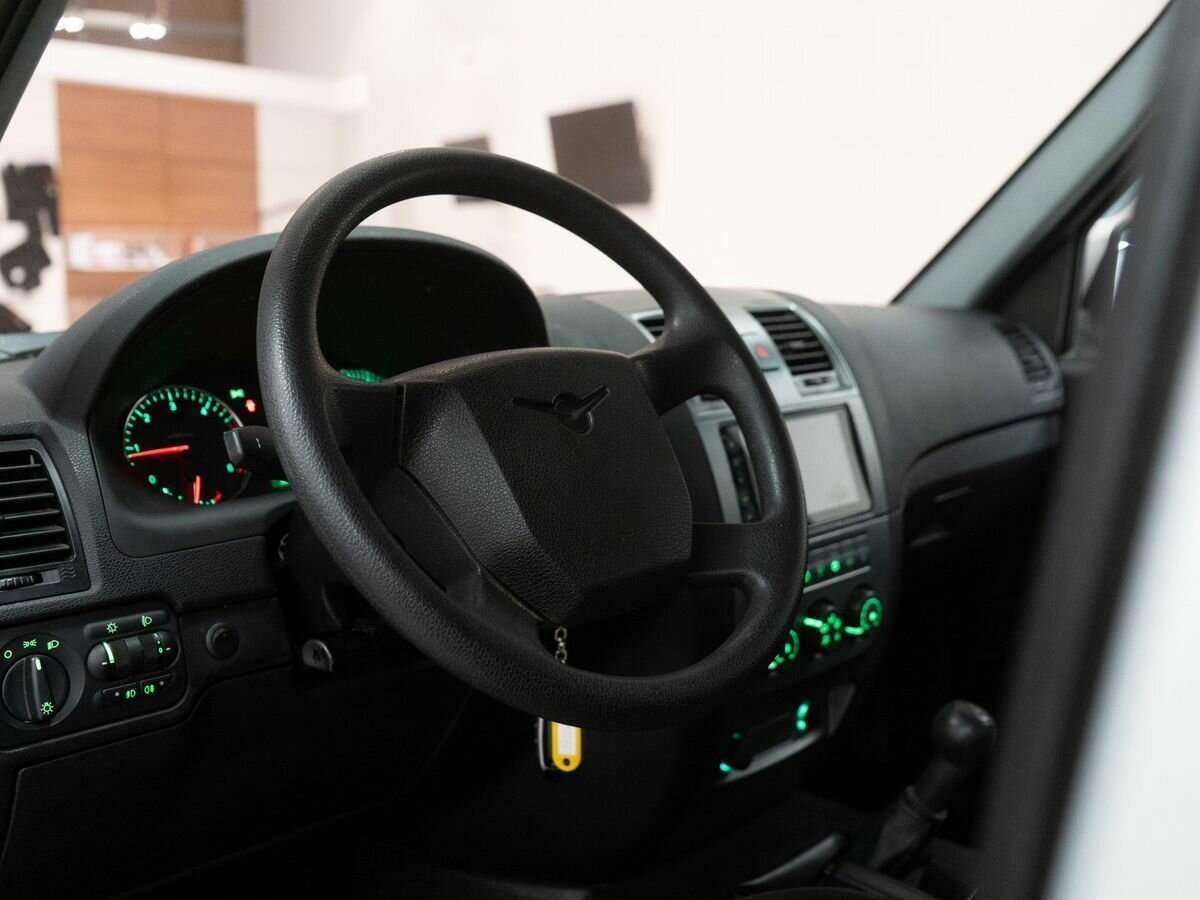 УАЗ Patriot 2015 года с пробегом. Фото: #4