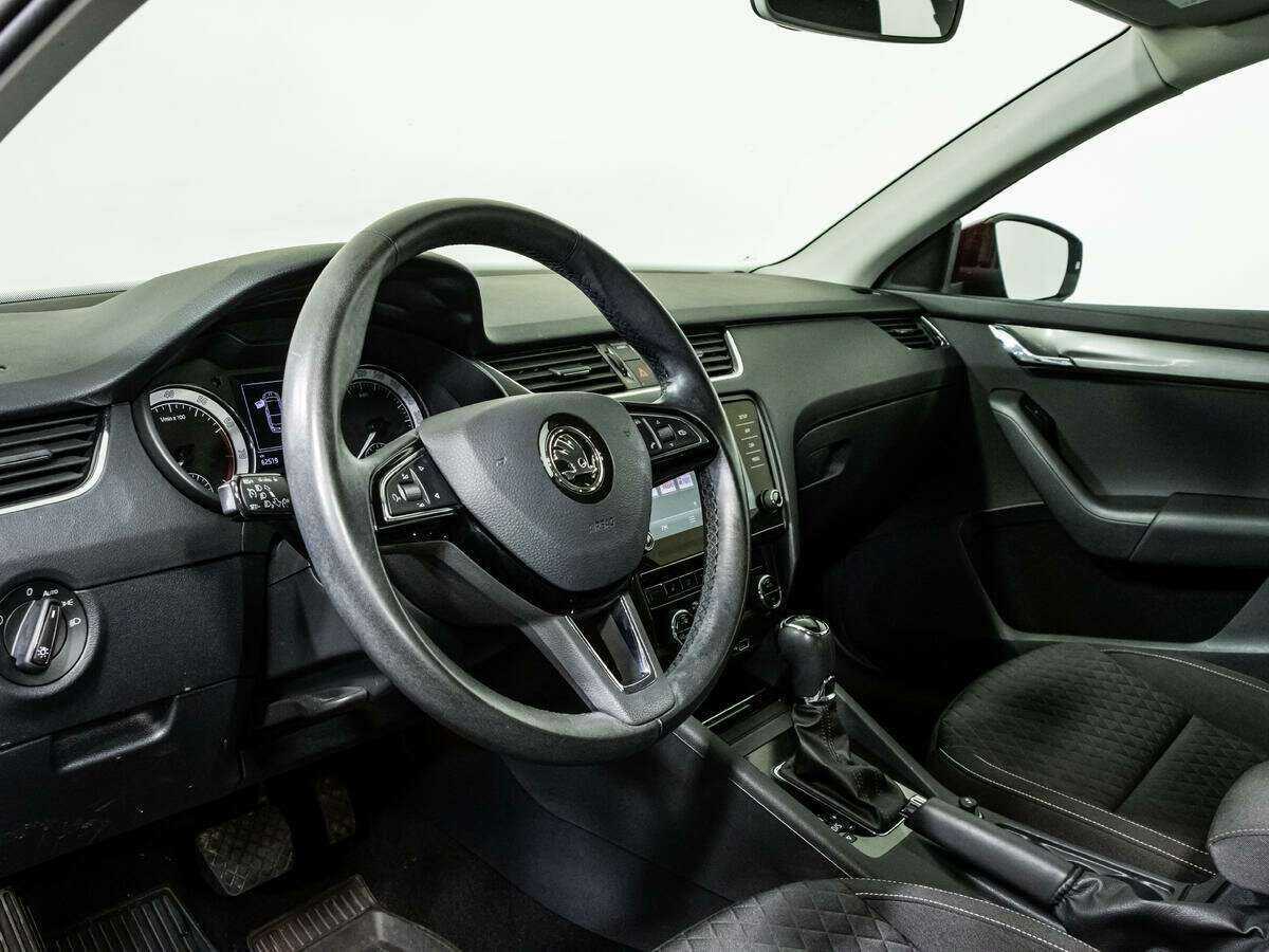 Skoda Octavia 2018 года с пробегом. Фото: #10