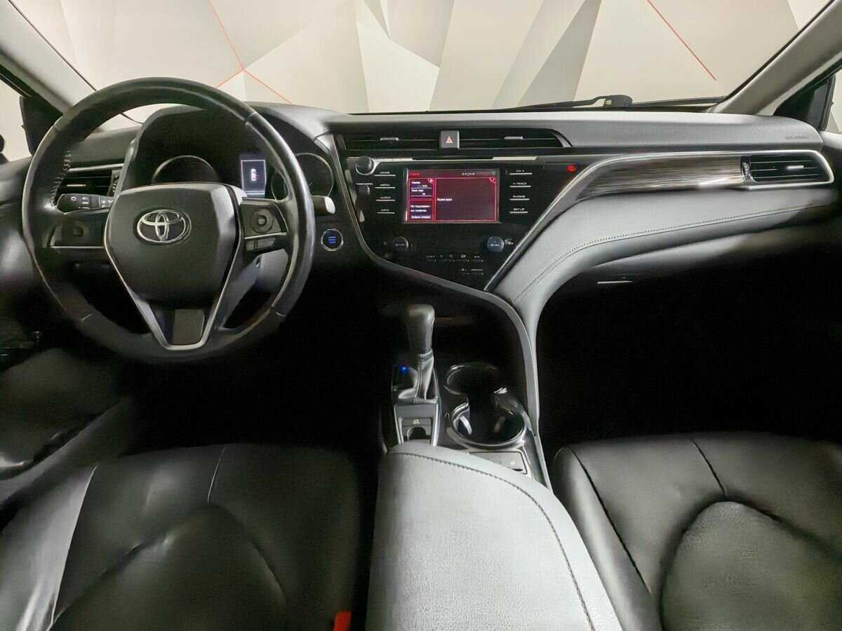 Toyota Camry 2019 года с пробегом. Фото: #9