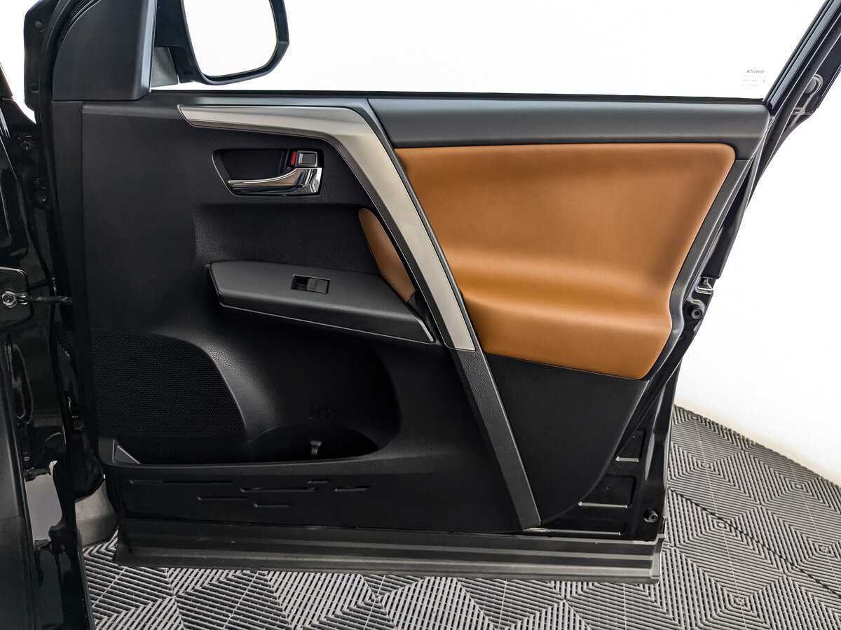 Toyota RAV4 2017 года с пробегом. Фото: #20